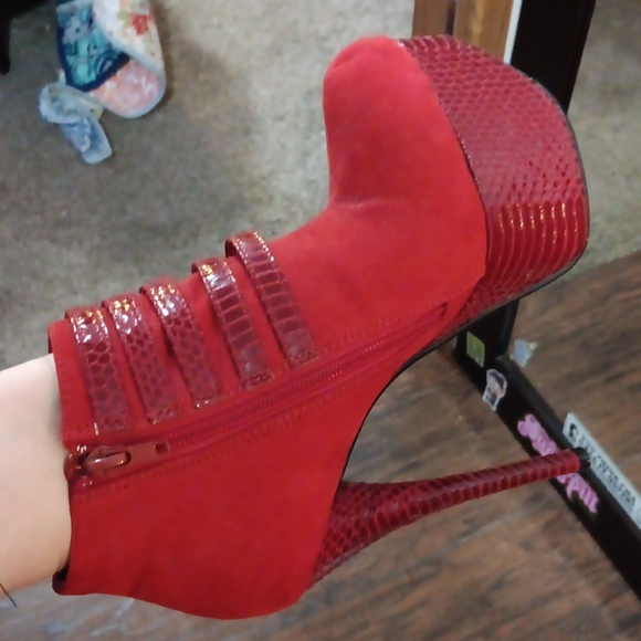 Red heels! - Picture 10 of 11